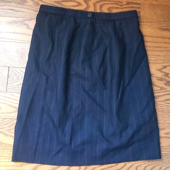 Giorgio Armani Classico Vintage Pencil Skirt - Picture 3 of 6